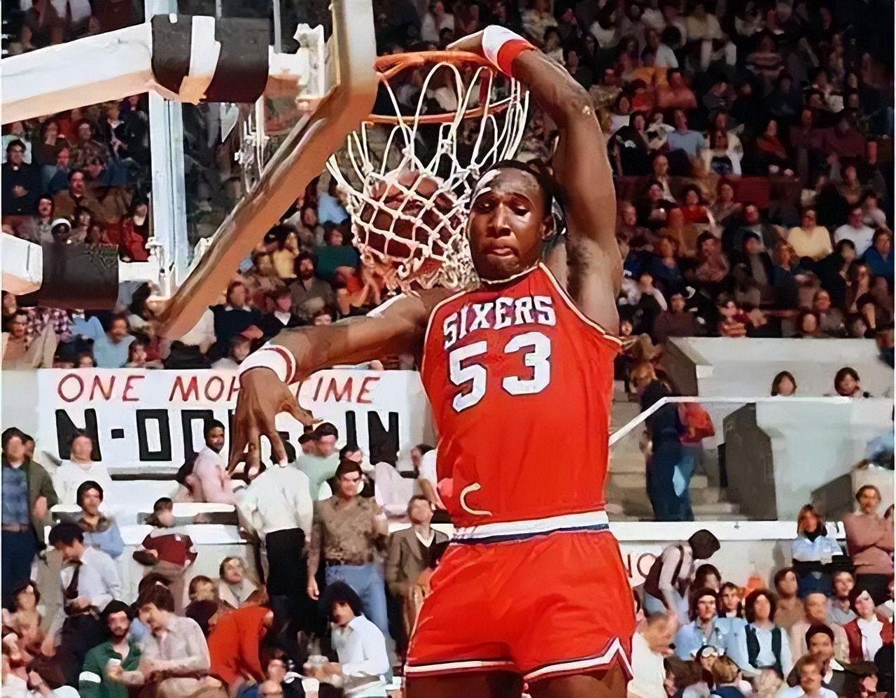 篮球名将的生涯巅峰时刻重现(篮球名将的生涯巅峰时刻重现在哪里)