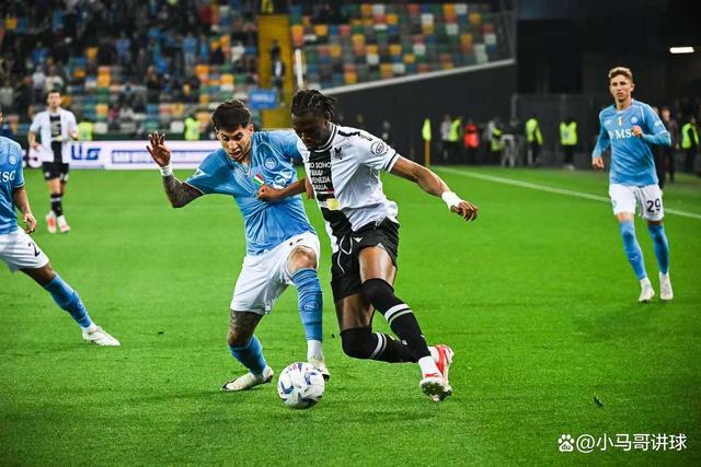 那不勒斯球员投入训练,为争胜努力的简单介绍 那不勒斯球员投入训练,为争胜努力的简单介绍