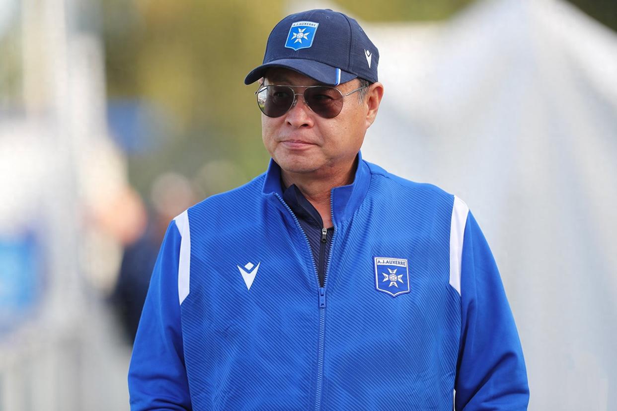 法甲球队主教练凭借战术智慧获赞