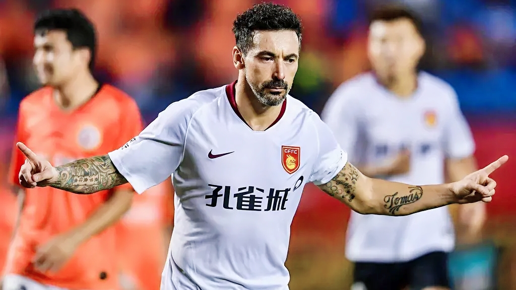 恒大主场胜华夏幸福，强势领跑