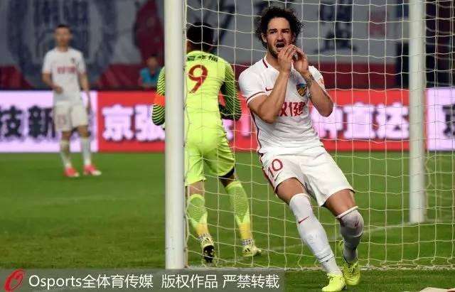 恒大主场胜华夏幸福，强势领跑