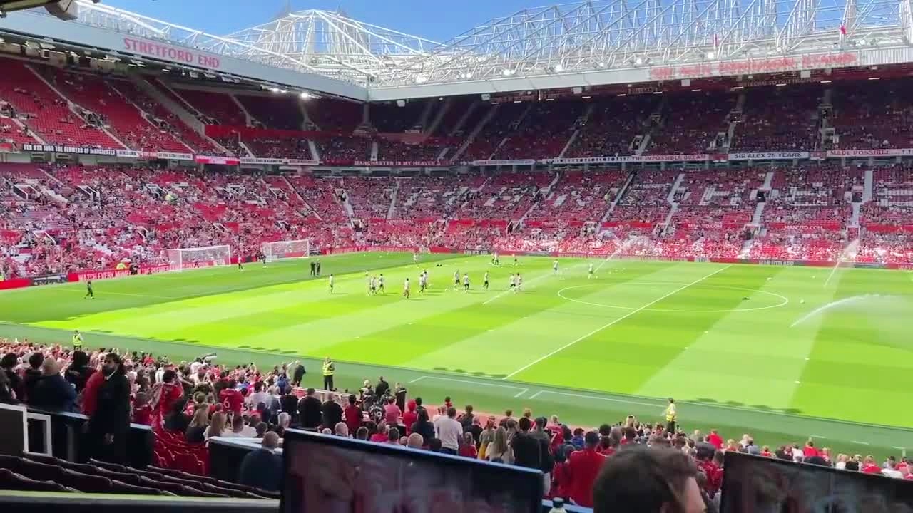 突破关键时刻展现领导力,赢得球迷掌声的简单介绍 突破关键时刻展现领导力,赢得球迷掌声的简单介绍