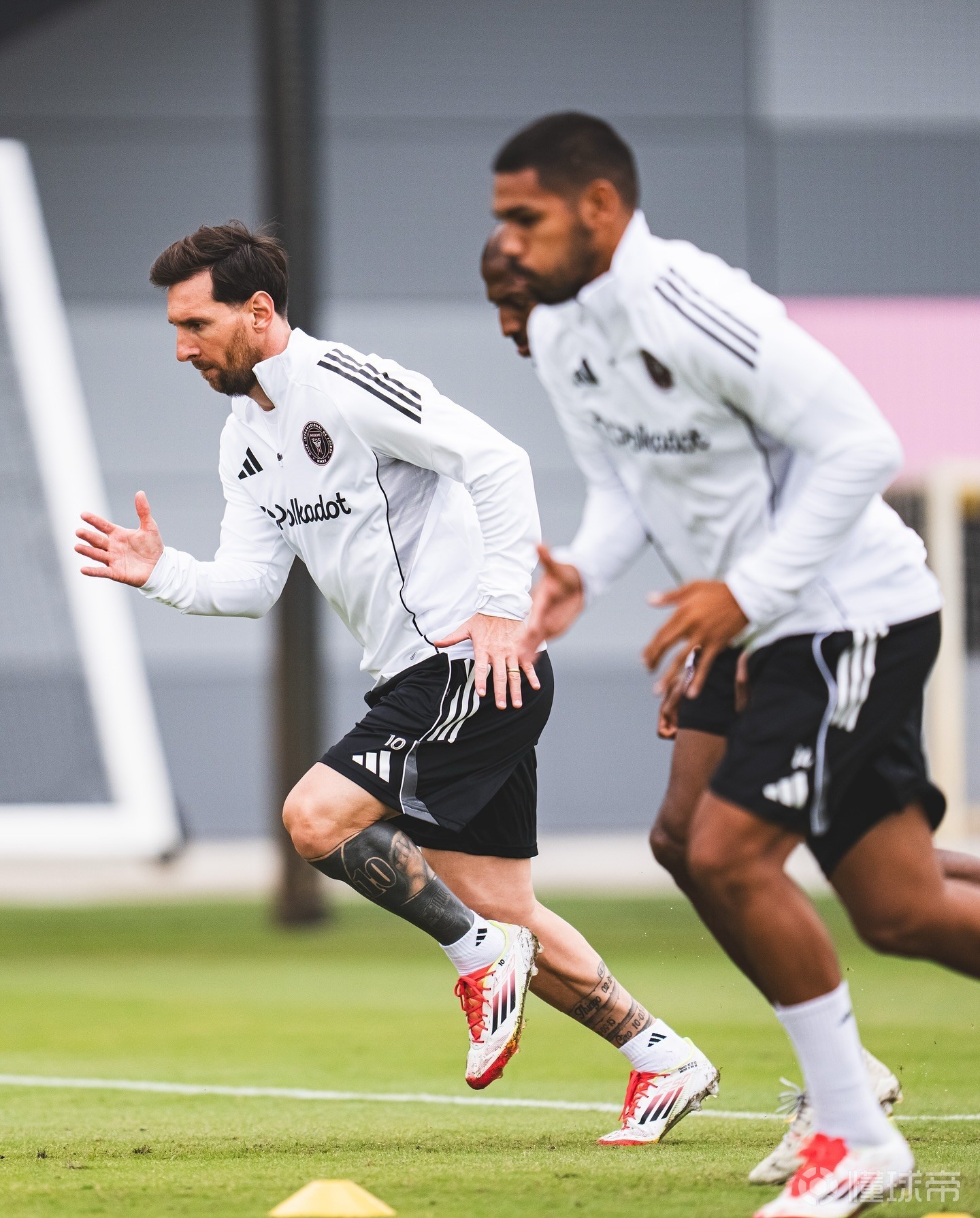 梅西在巴萨重返训练，备战下一场比赛的简单介绍