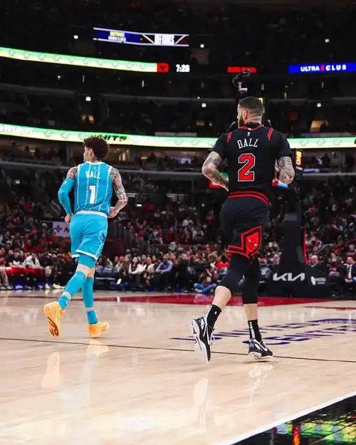 包含公牛惨遭溜马逆转,拉文神奇三分不敌的词条 包含公牛惨遭溜马逆转,拉文神奇三分不敌的词条