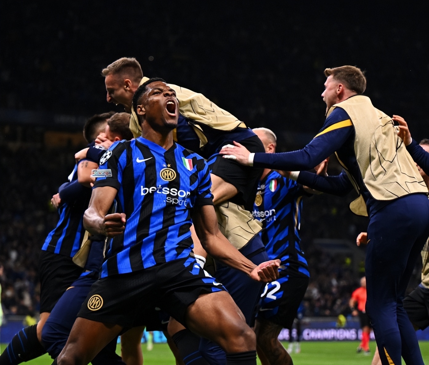 国米遭遇惨败,豪门失守在主场的简单介绍 国米遭遇惨败,豪门失守在主场的简单介绍