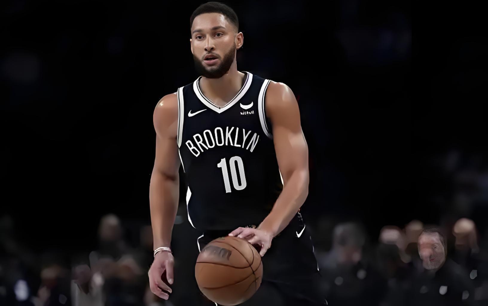 关于灯泡击败雷霆，西蒙斯稳健表现的信息