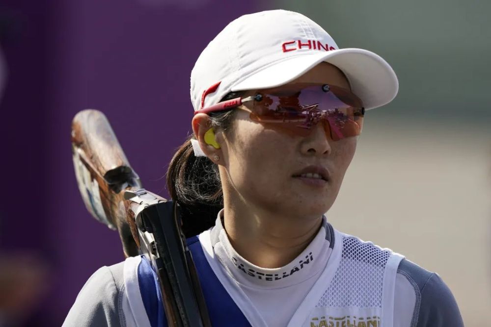 匈牙利跳水选手斩获银牌,傲视群雄的简单介绍 匈牙利跳水选手斩获银牌,傲视群雄的简单介绍